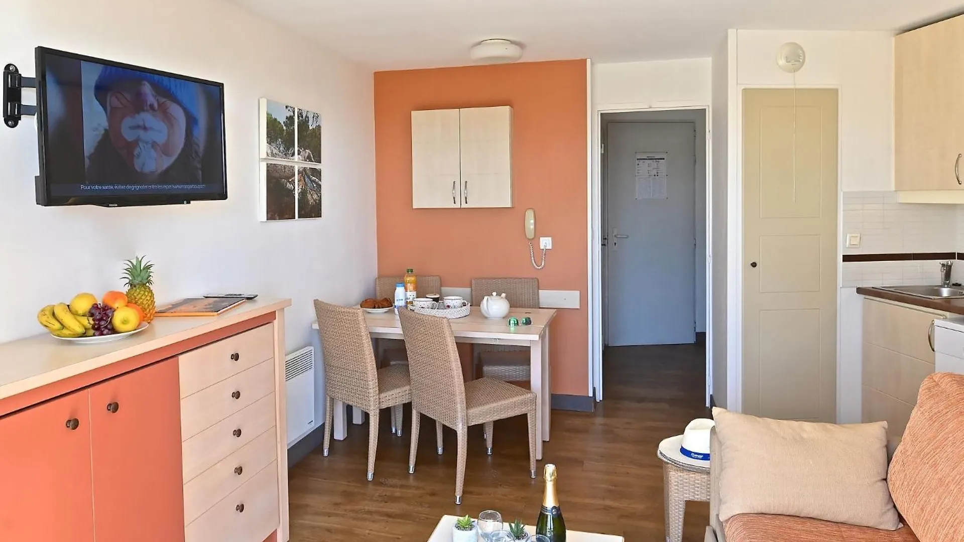 Apartment Village Cap Esterel - L'Esquinade-1 By Interhome Saint-Raphael
