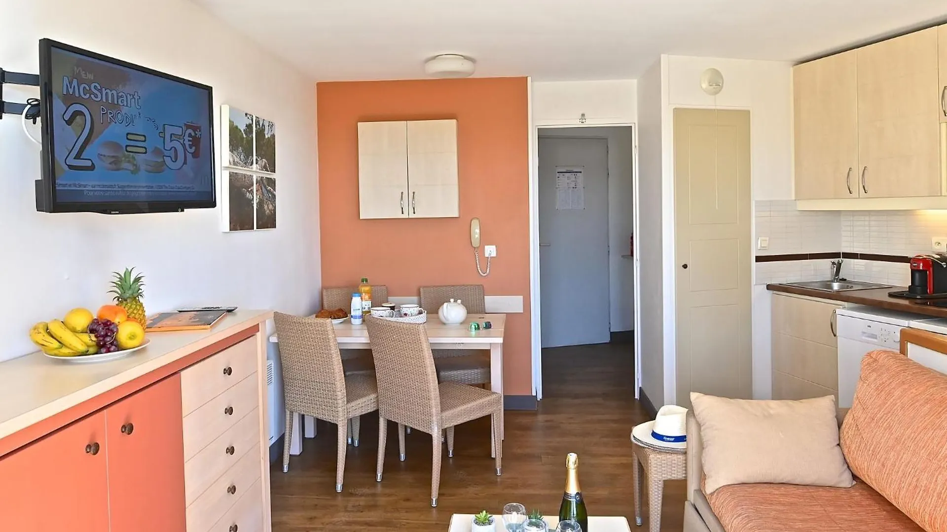 Apartment Village Cap Esterel - L'Esquinade-1 By Interhome Saint-Raphael  Saint-Raphael (Var)