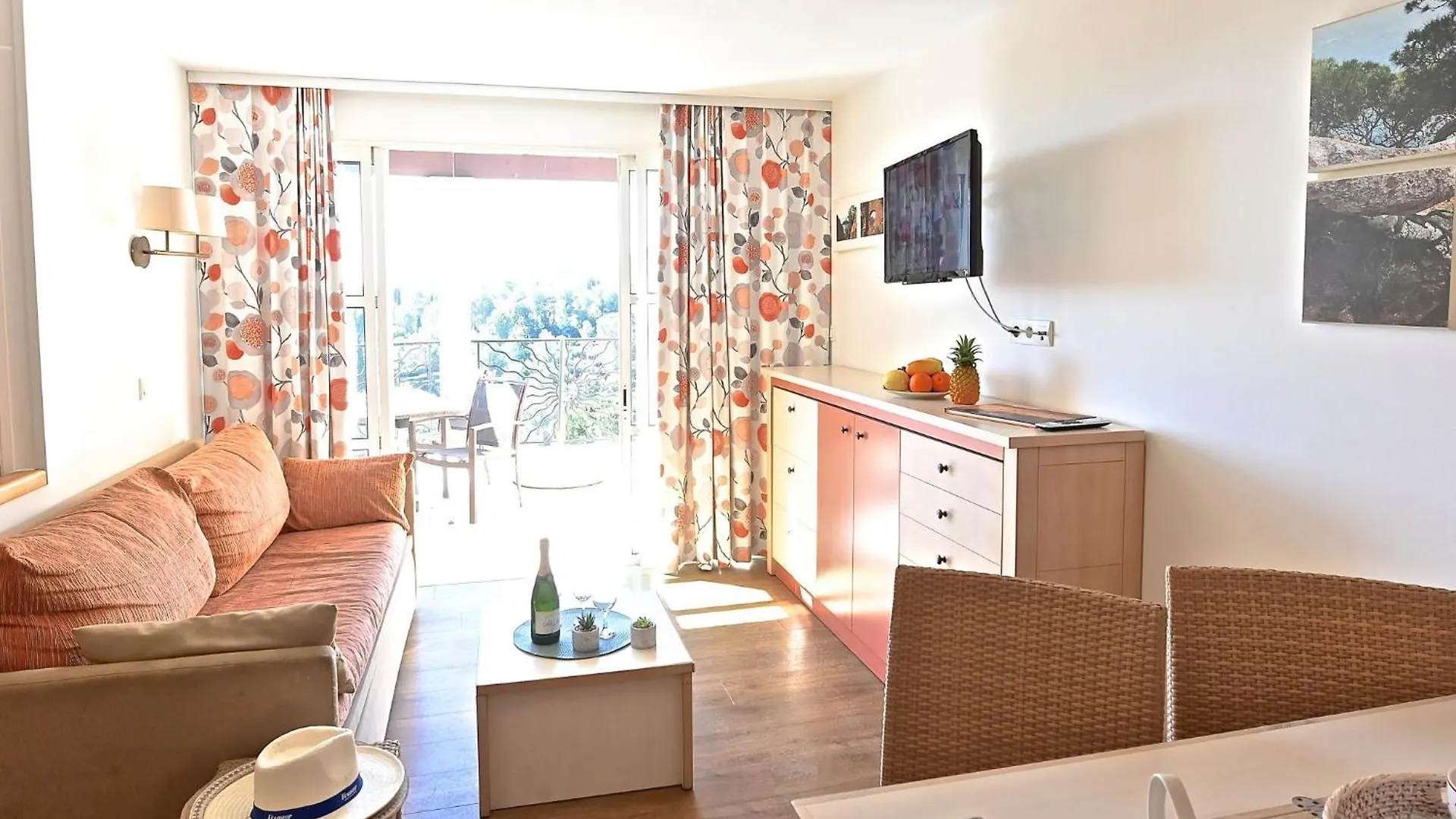 Apartment Village Cap Esterel - L'Esquinade-1 By Interhome Saint-Raphael