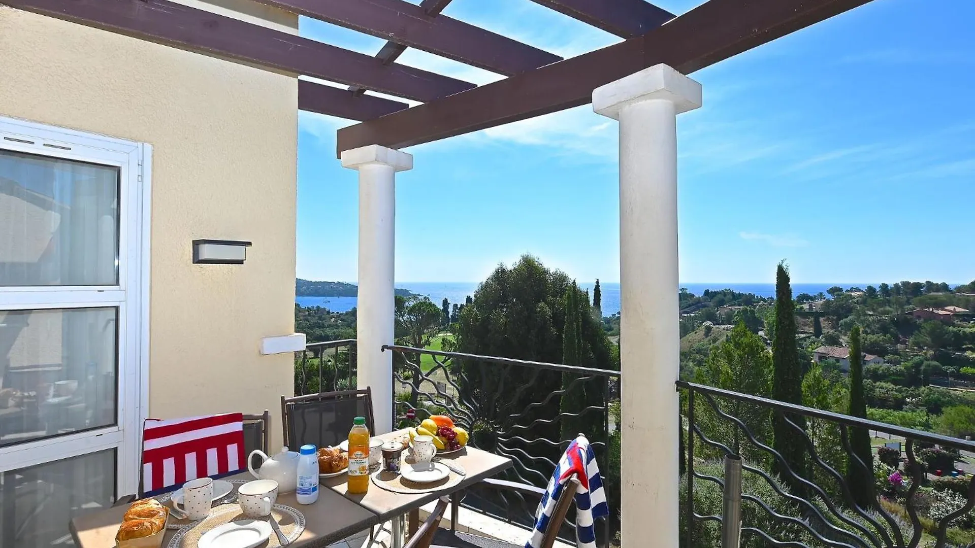 Apartment Village Cap Esterel - L'Esquinade-1 By Interhome Saint-Raphael